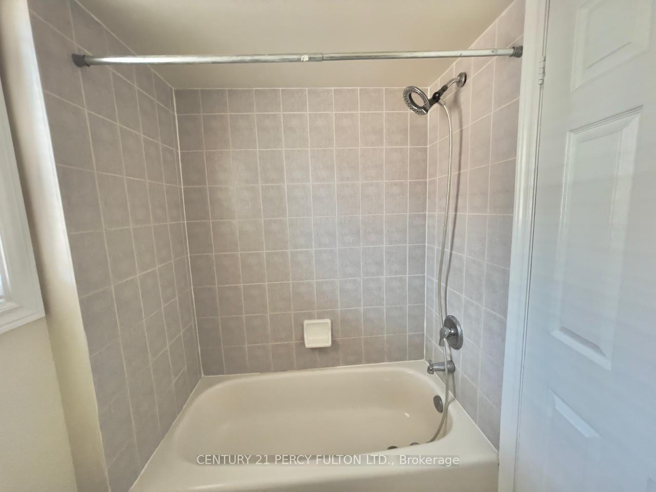 Photo 19 of 21 Teagarden Court, Whitby, Rolling Acres — HOMEH