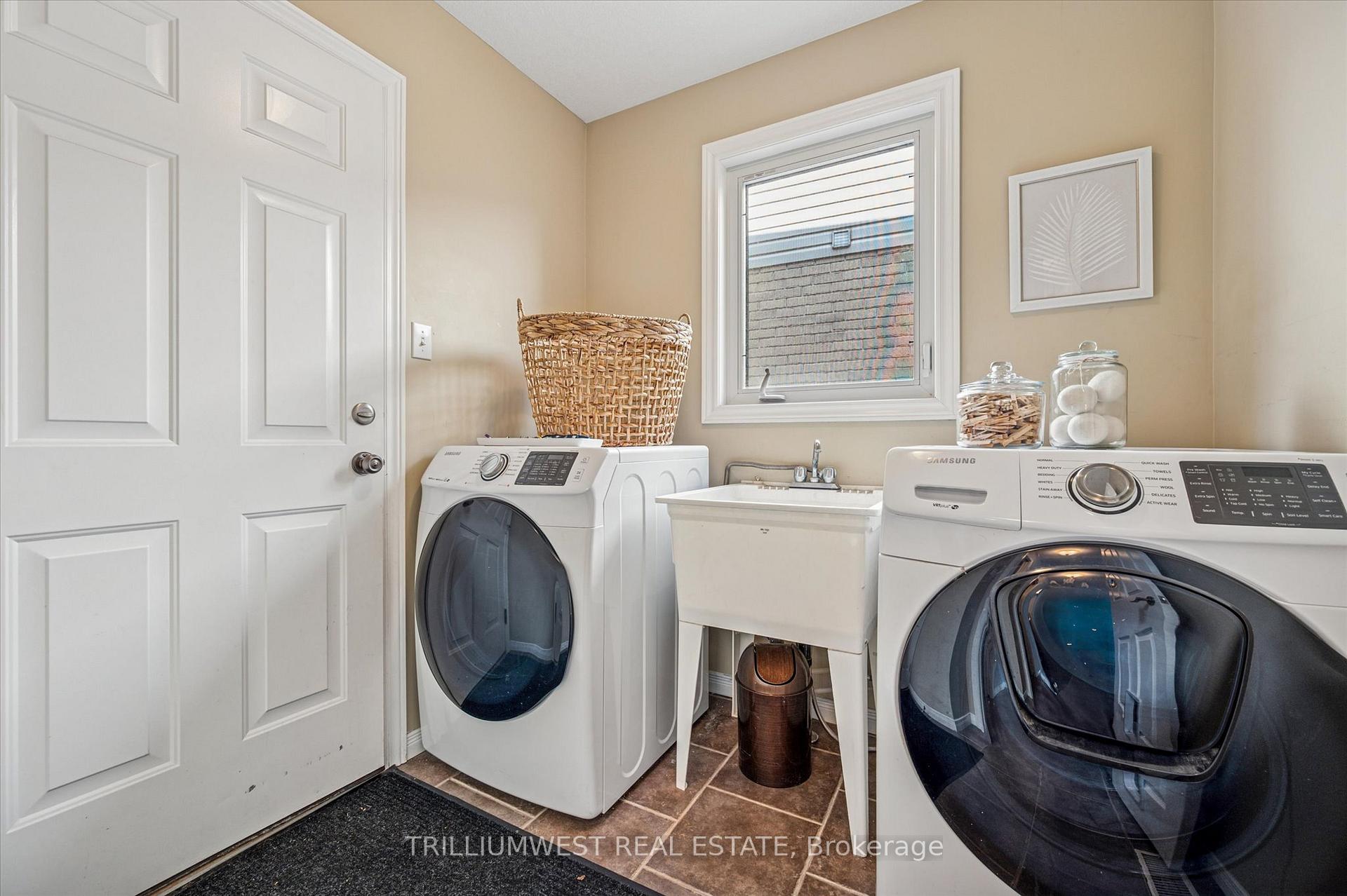 Photo 14 of 459 Townsend Drive, Woolwich, Breslau — HOMEH