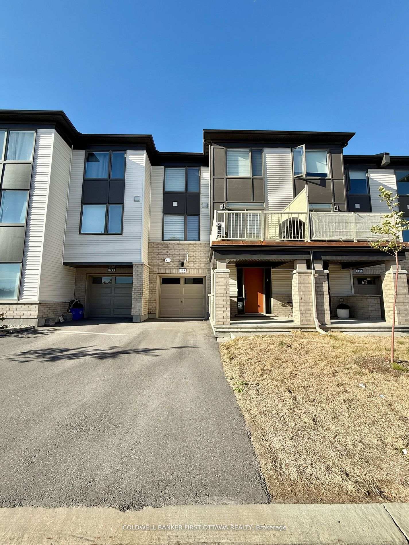 Photo 5 of 203 Anyolite Private, Ottawa, Barrhaven - Heritage Park — HOMEH