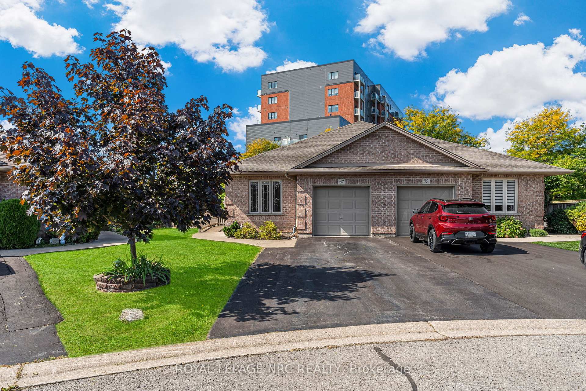 Photo 3 of 67 Bridgewater Court, Welland, N. Welland — HOMEH