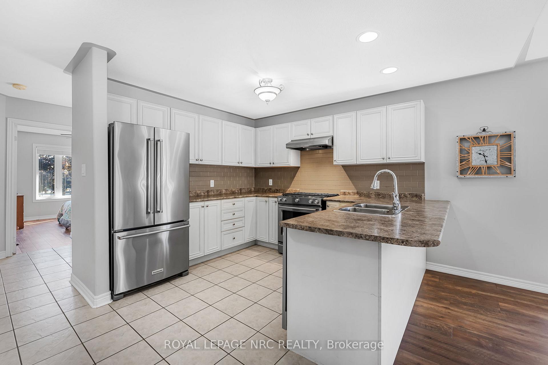 Photo 7 of 67 Bridgewater Court, Welland, N. Welland — HOMEH