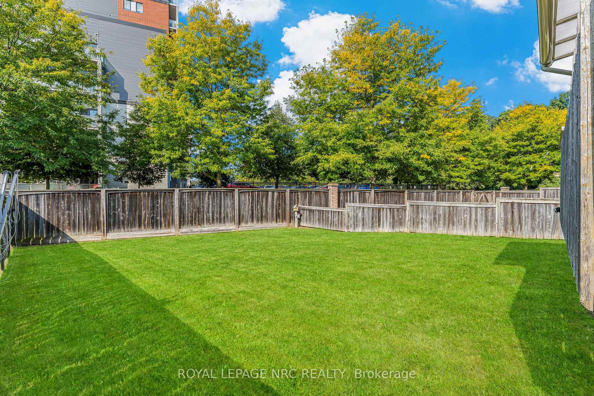 Photo 38 of 67 Bridgewater Court, Welland, N. Welland — HOMEH