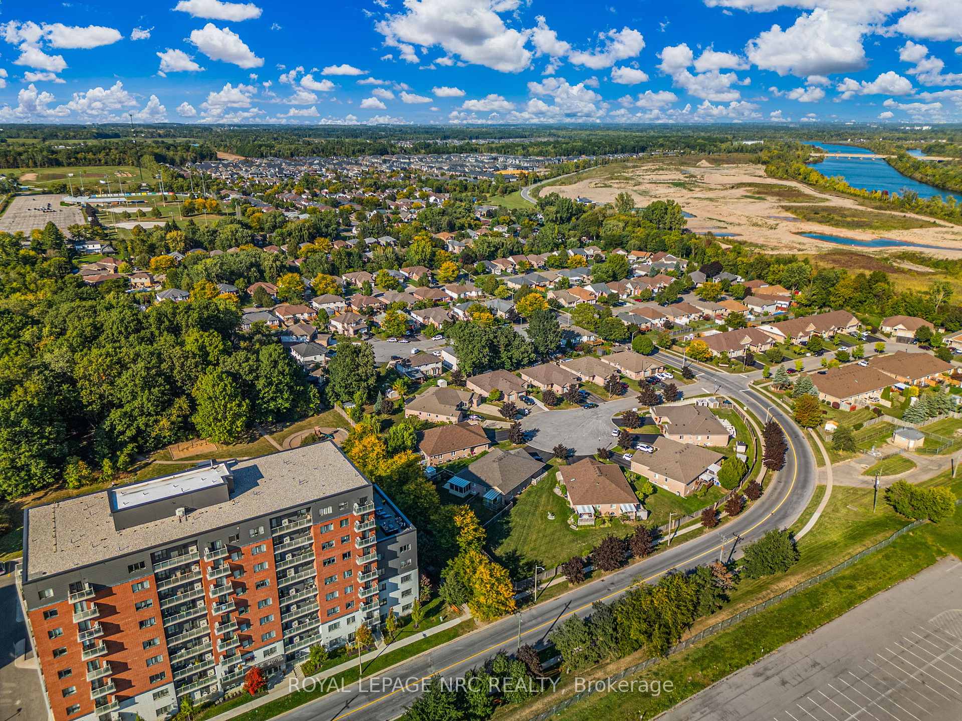 Photo 44 of 67 Bridgewater Court, Welland, N. Welland — HOMEH