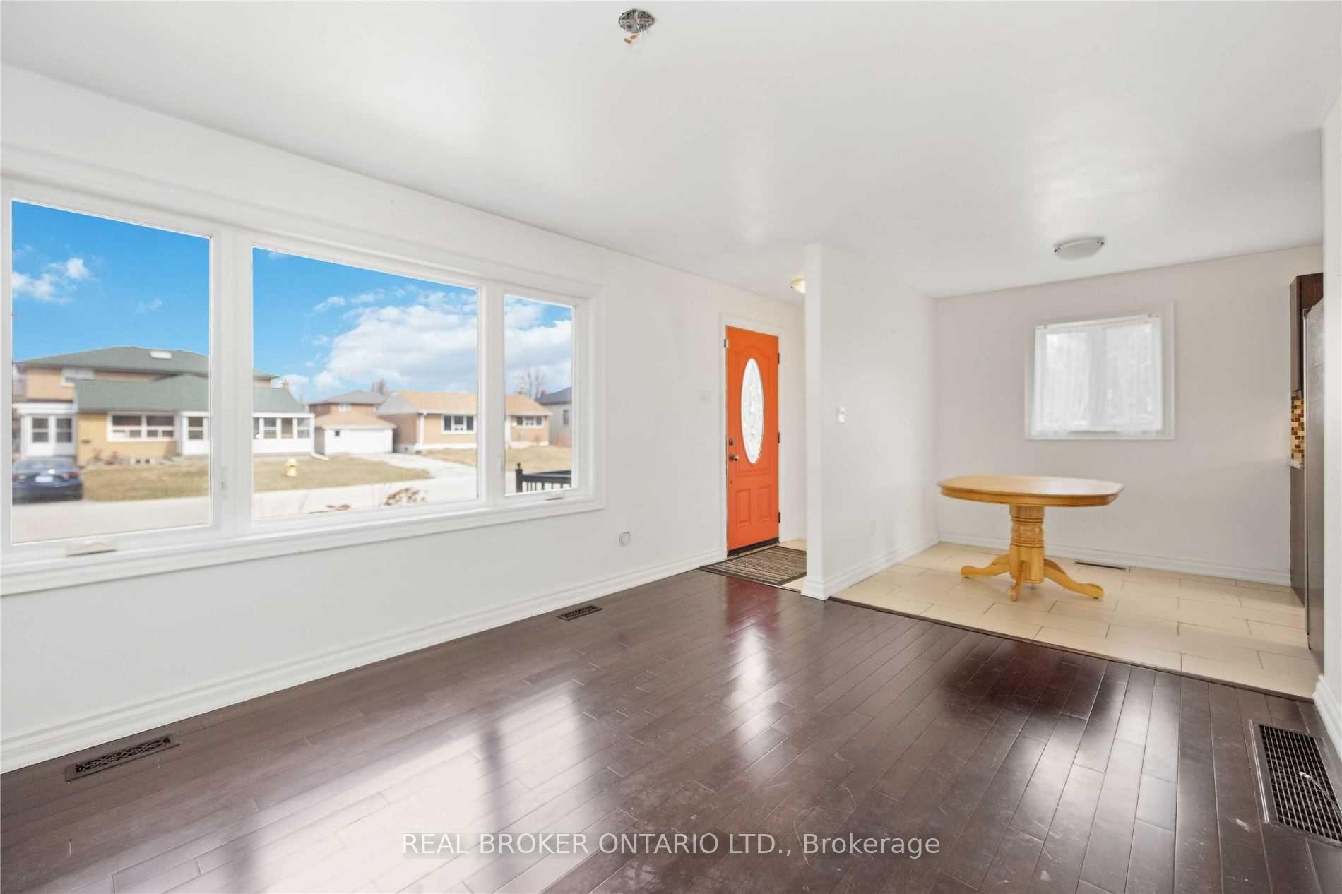 Photo 2 of Unit Main, 49 Hurricane Avenue, Vaughan, West Woodbridge — HOMEH