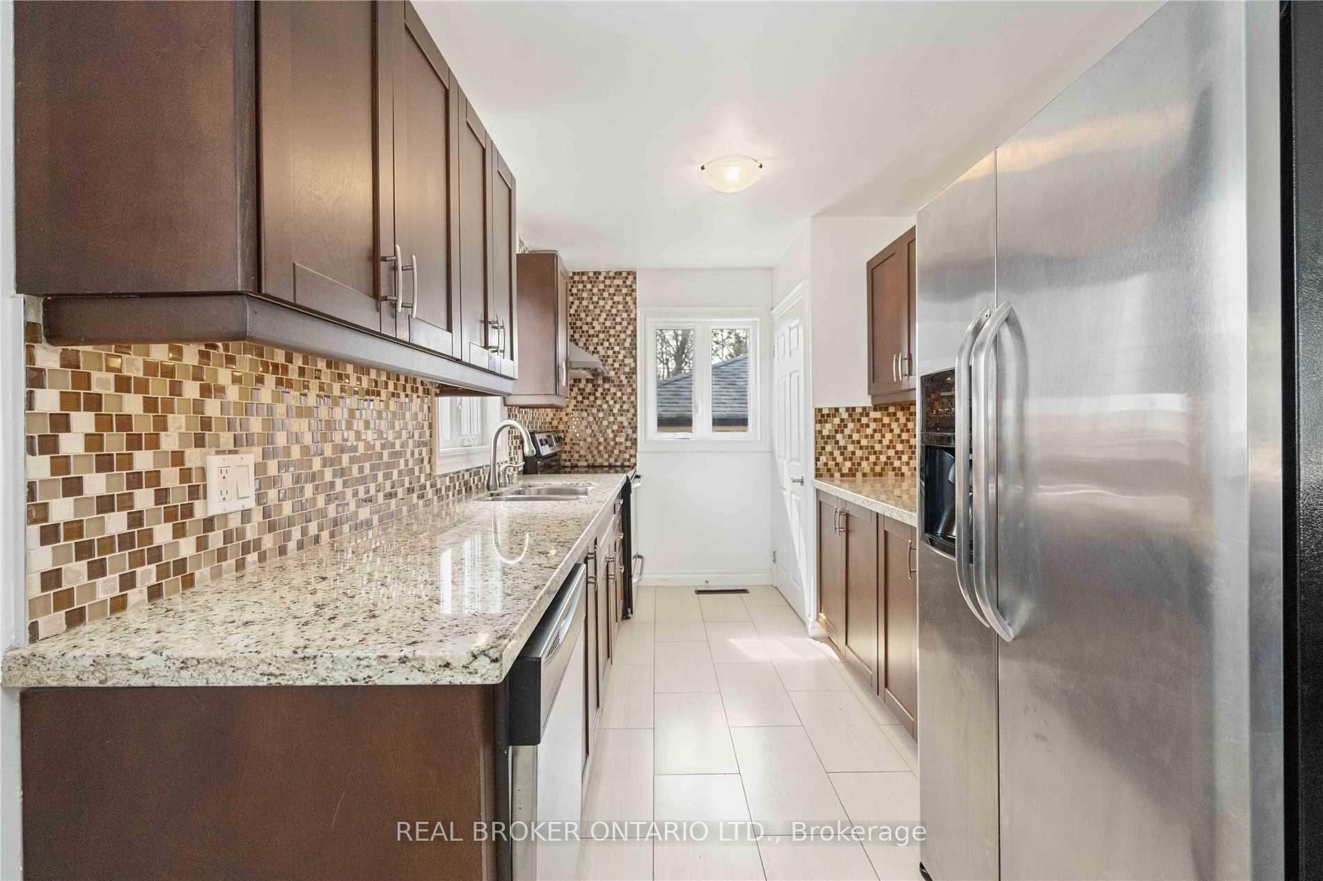 Photo 5 of Unit Main, 49 Hurricane Avenue, Vaughan, West Woodbridge — HOMEH