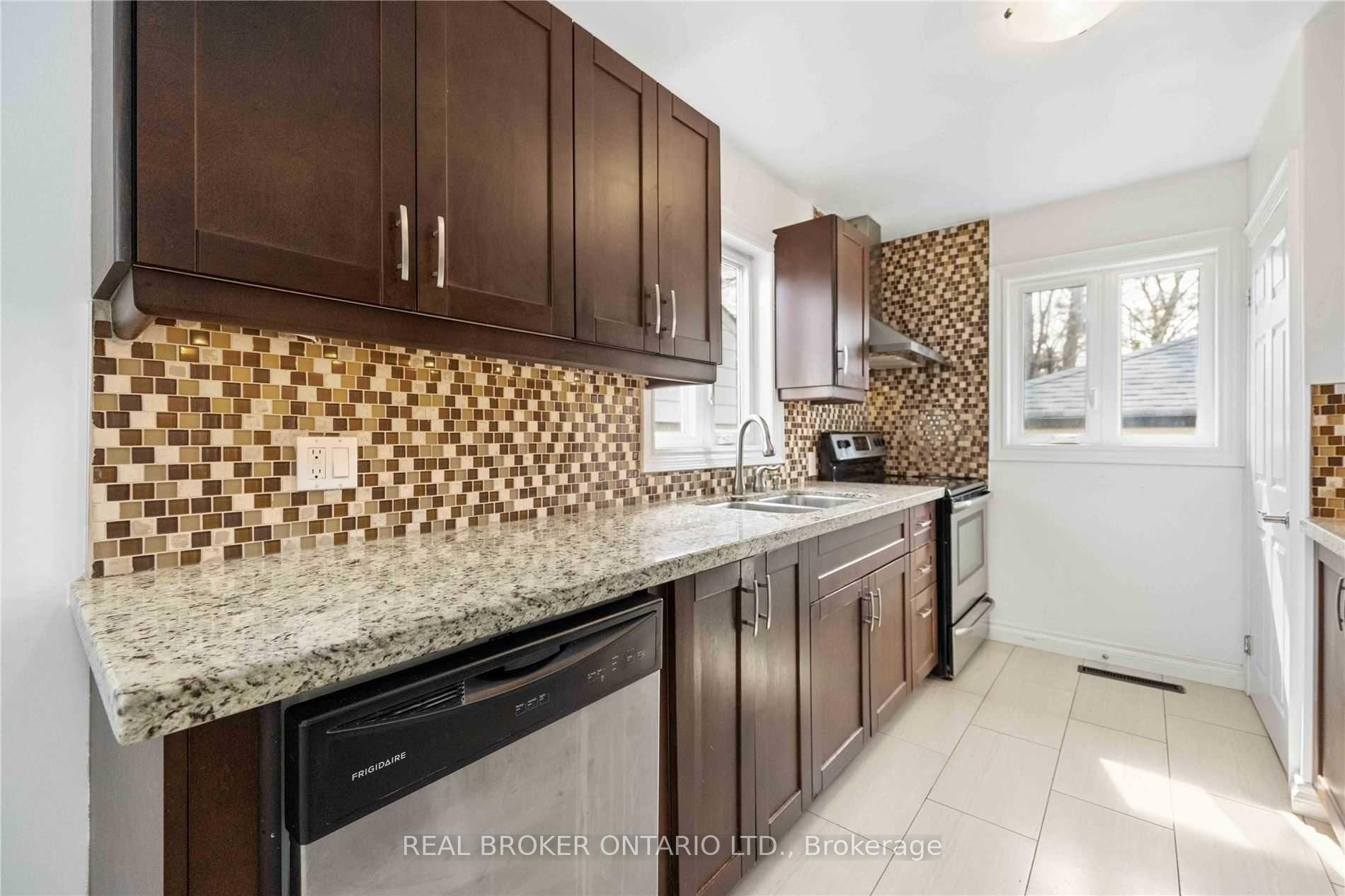 Photo 6 of Unit Main, 49 Hurricane Avenue, Vaughan, West Woodbridge — HOMEH