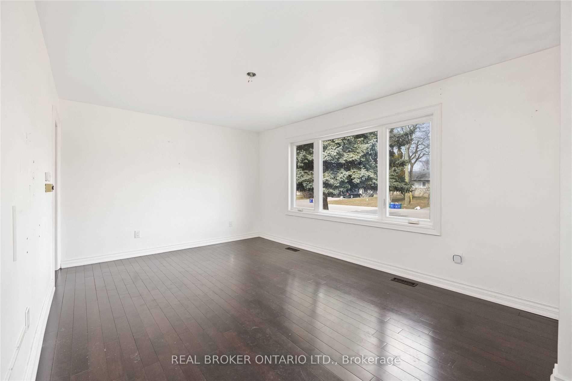 Photo 7 of Unit Main, 49 Hurricane Avenue, Vaughan, West Woodbridge — HOMEH