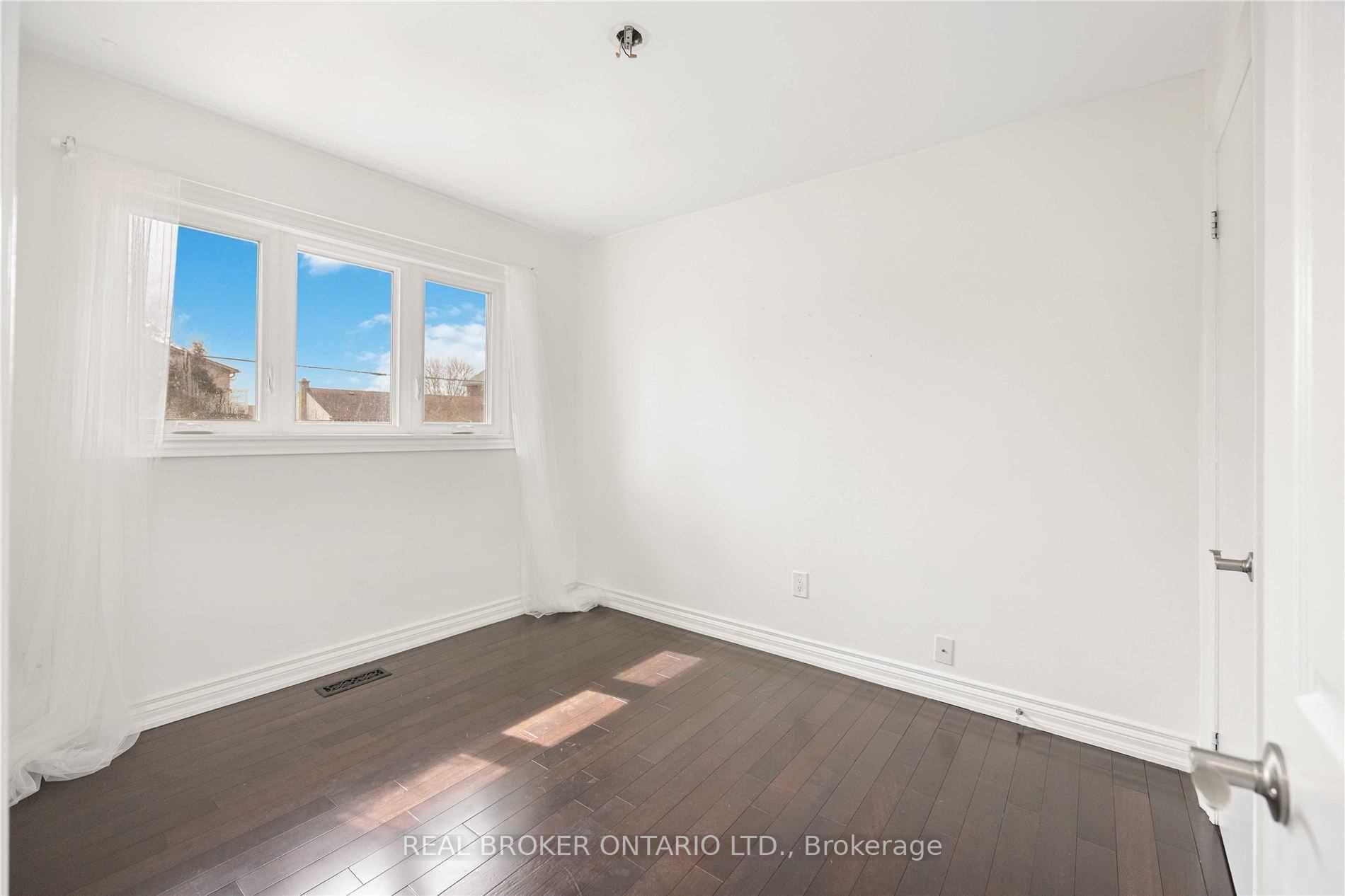 Photo 13 of Unit Main, 49 Hurricane Avenue, Vaughan, West Woodbridge — HOMEH