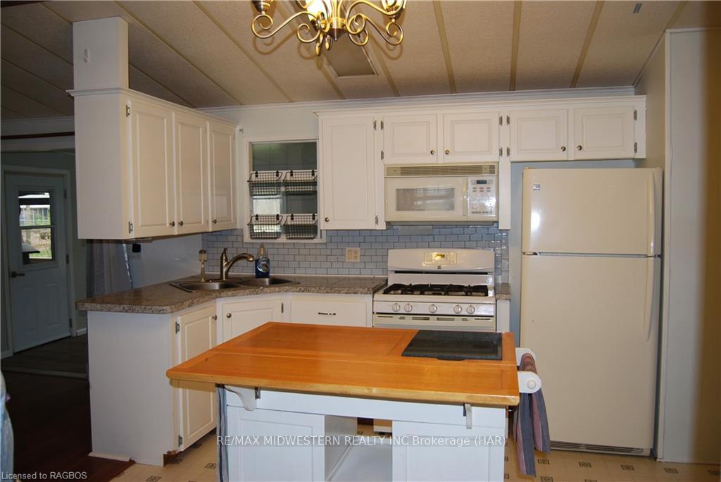 Photo 11 of Unit B9, 142571 Road 35, Rideau Lakes, Rideau Lakes (South Elmsley) Twp — HOMEH