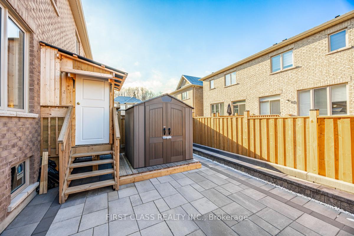 Photo 31 of 8 Reign Lane, Markham, Cedarwood — HOMEH