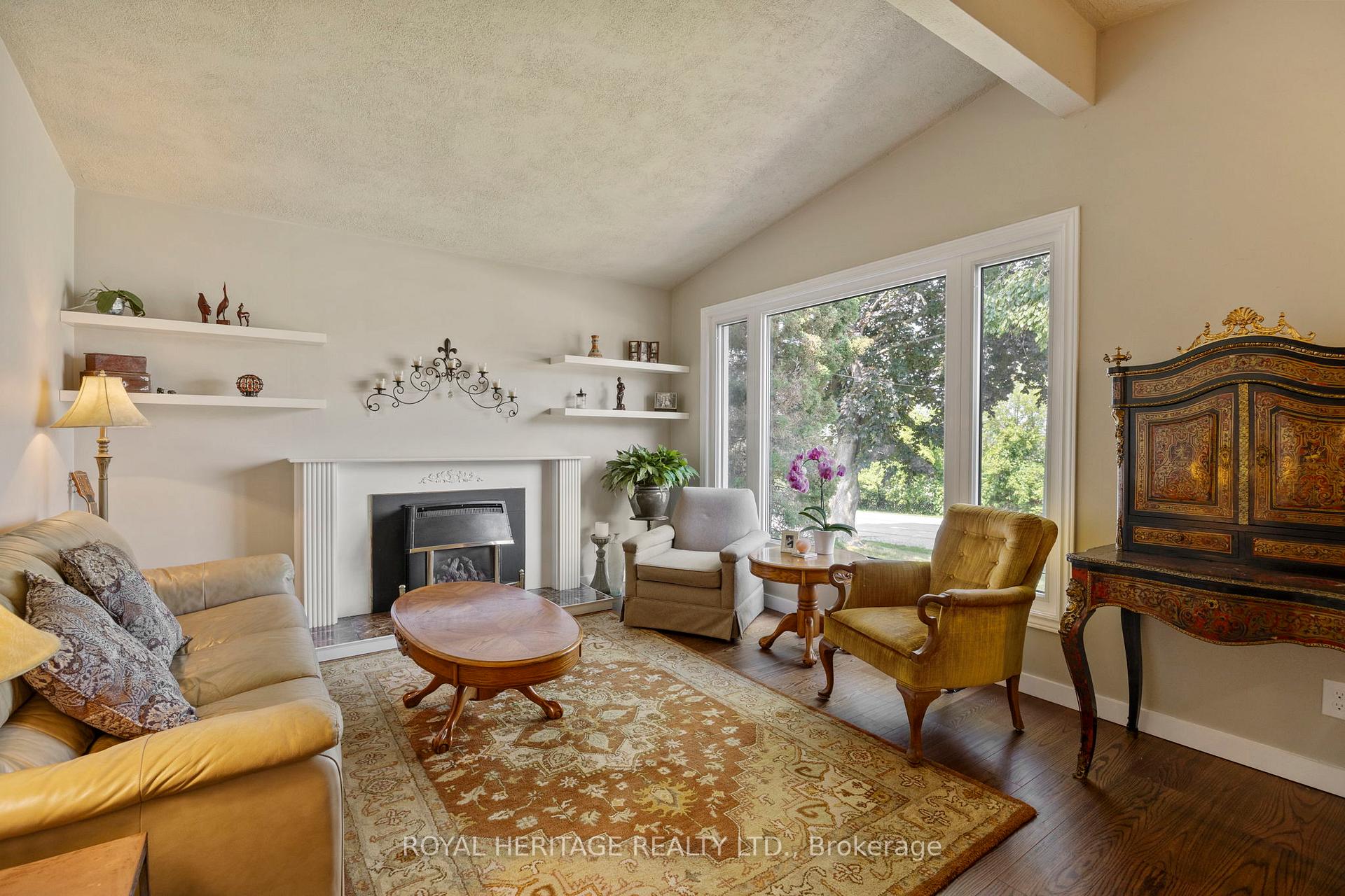 Photo 7 of 165 Hillcrest Drive, Whitby, Downtown Whitby — HOMEH