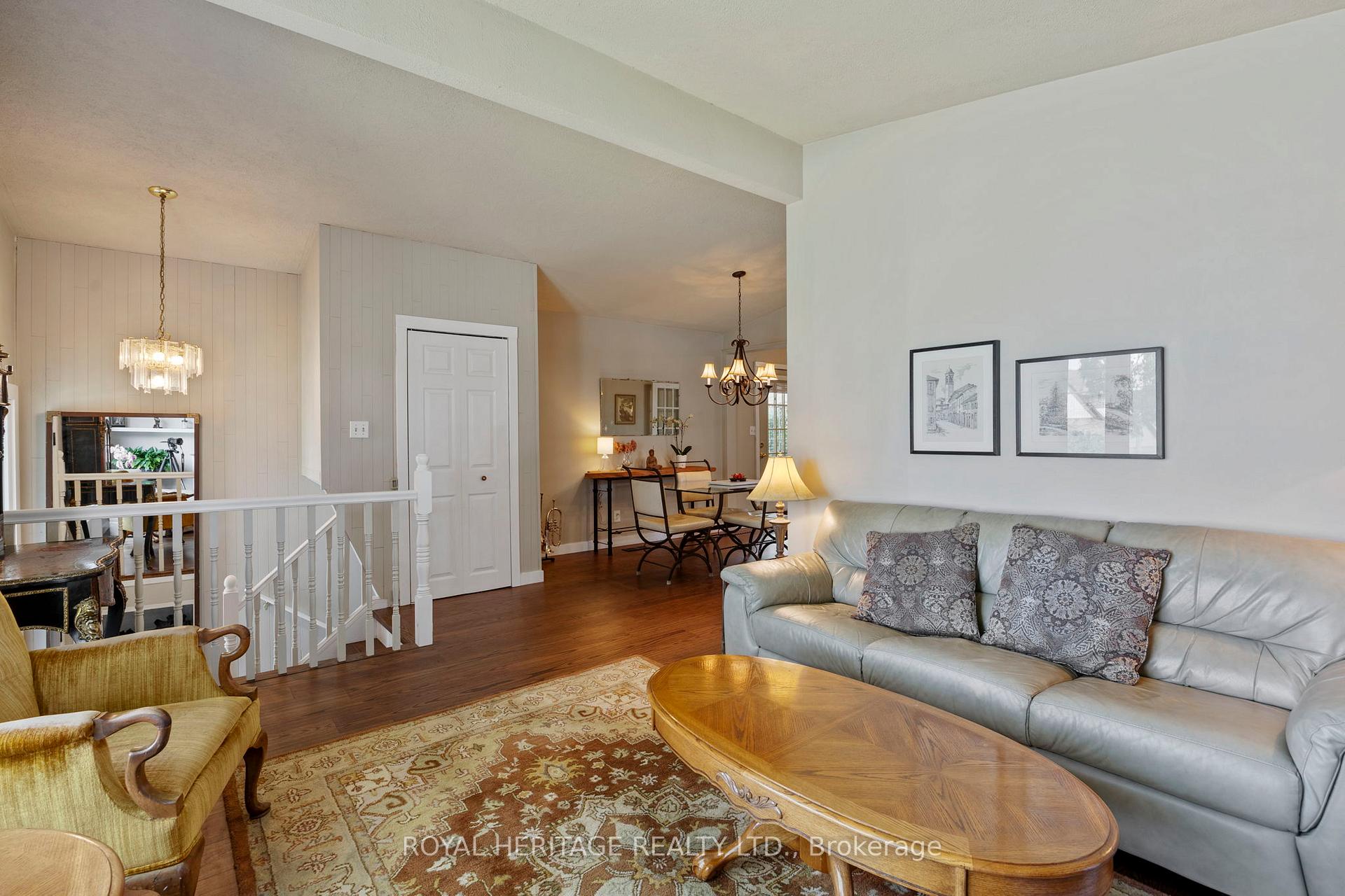 Photo 9 of 165 Hillcrest Drive, Whitby, Downtown Whitby — HOMEH