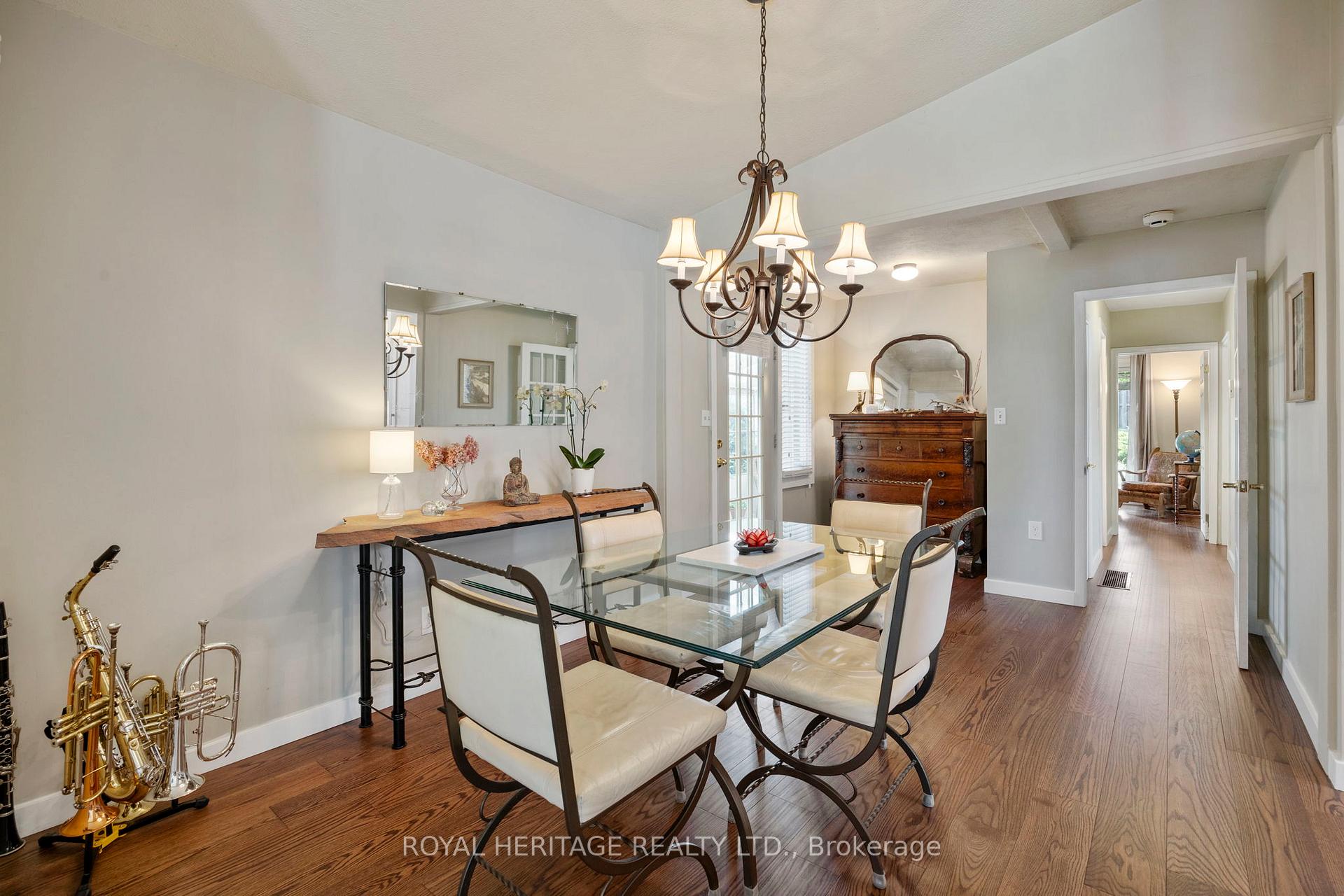 Photo 10 of 165 Hillcrest Drive, Whitby, Downtown Whitby — HOMEH