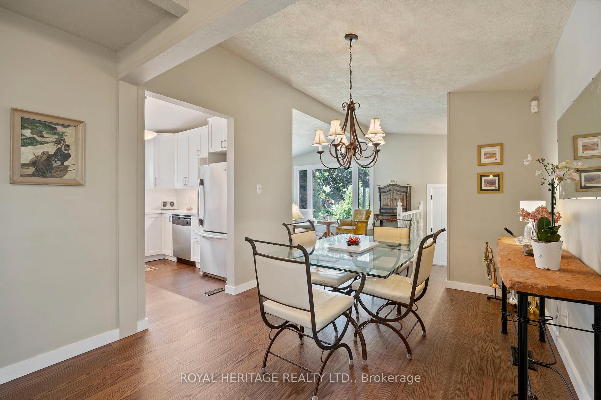 Photo 11 of 165 Hillcrest Drive, Whitby, Downtown Whitby — HOMEH