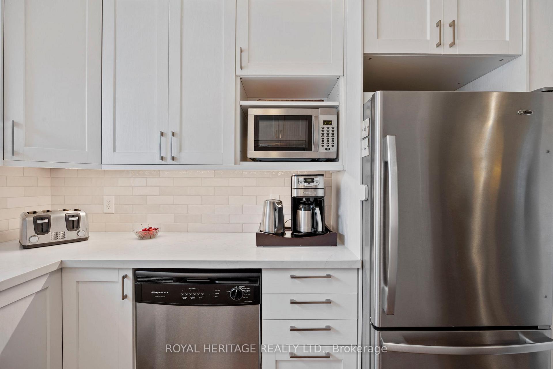 Photo 13 of 165 Hillcrest Drive, Whitby, Downtown Whitby — HOMEH