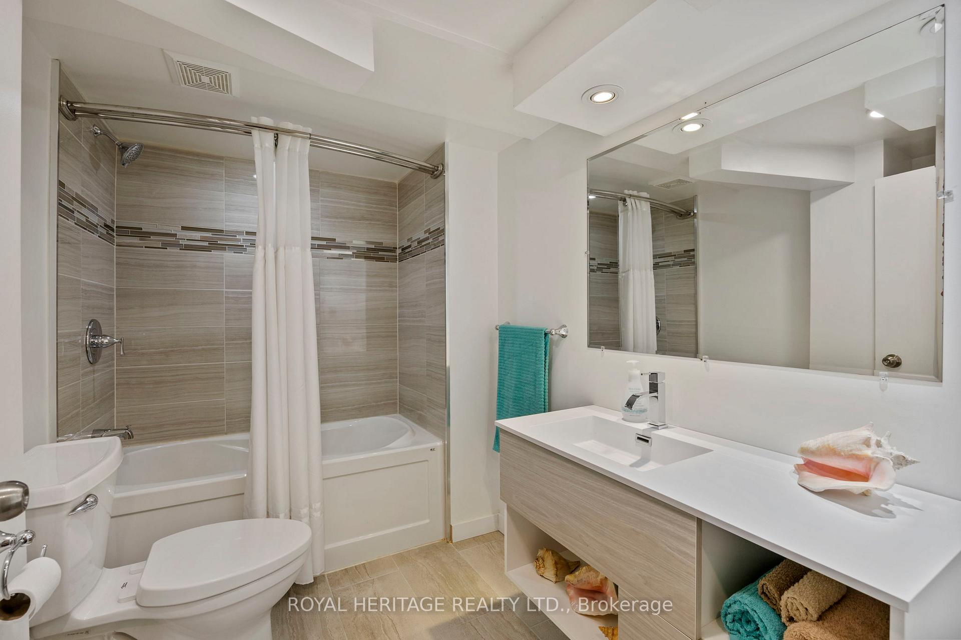 Photo 28 of 165 Hillcrest Drive, Whitby, Downtown Whitby — HOMEH