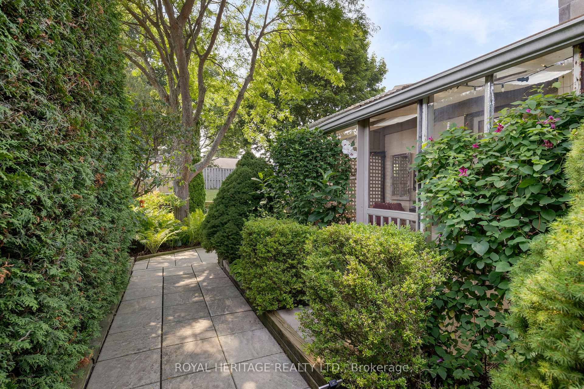 Photo 31 of 165 Hillcrest Drive, Whitby, Downtown Whitby — HOMEH