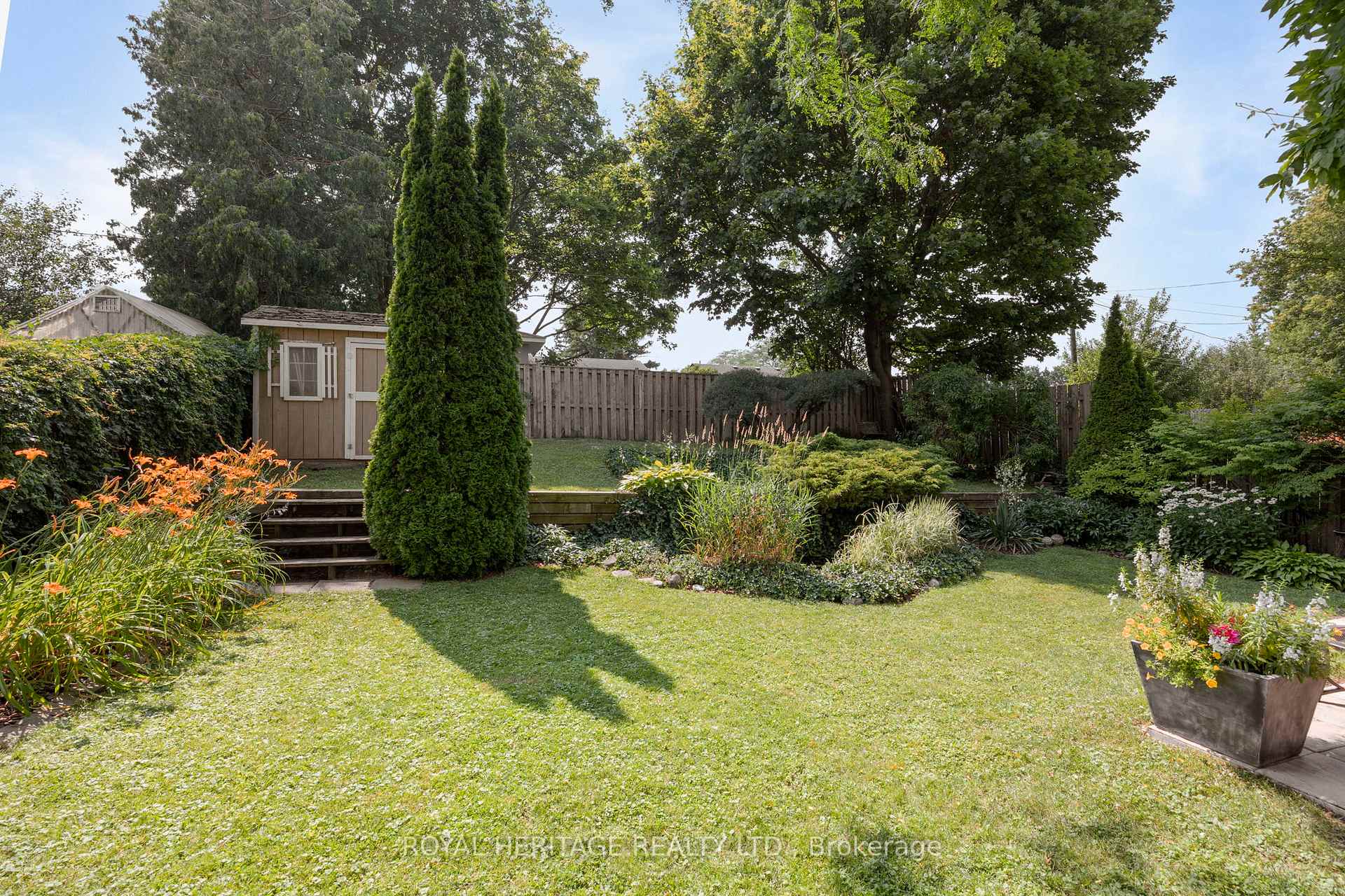 Photo 35 of 165 Hillcrest Drive, Whitby, Downtown Whitby — HOMEH