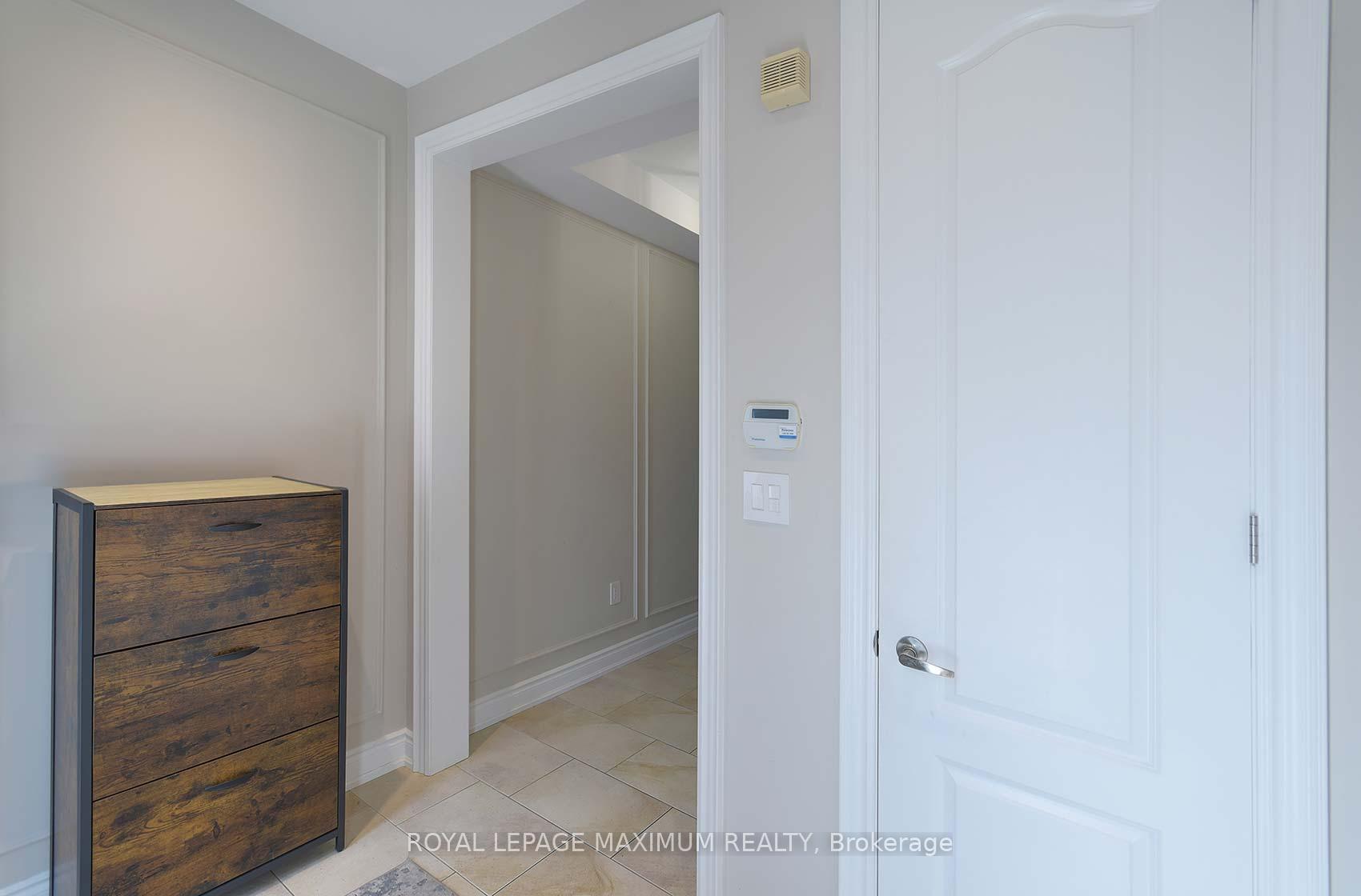 Photo 4 of 8 Sedgewick Place, Vaughan, Vellore Village — HOMEH