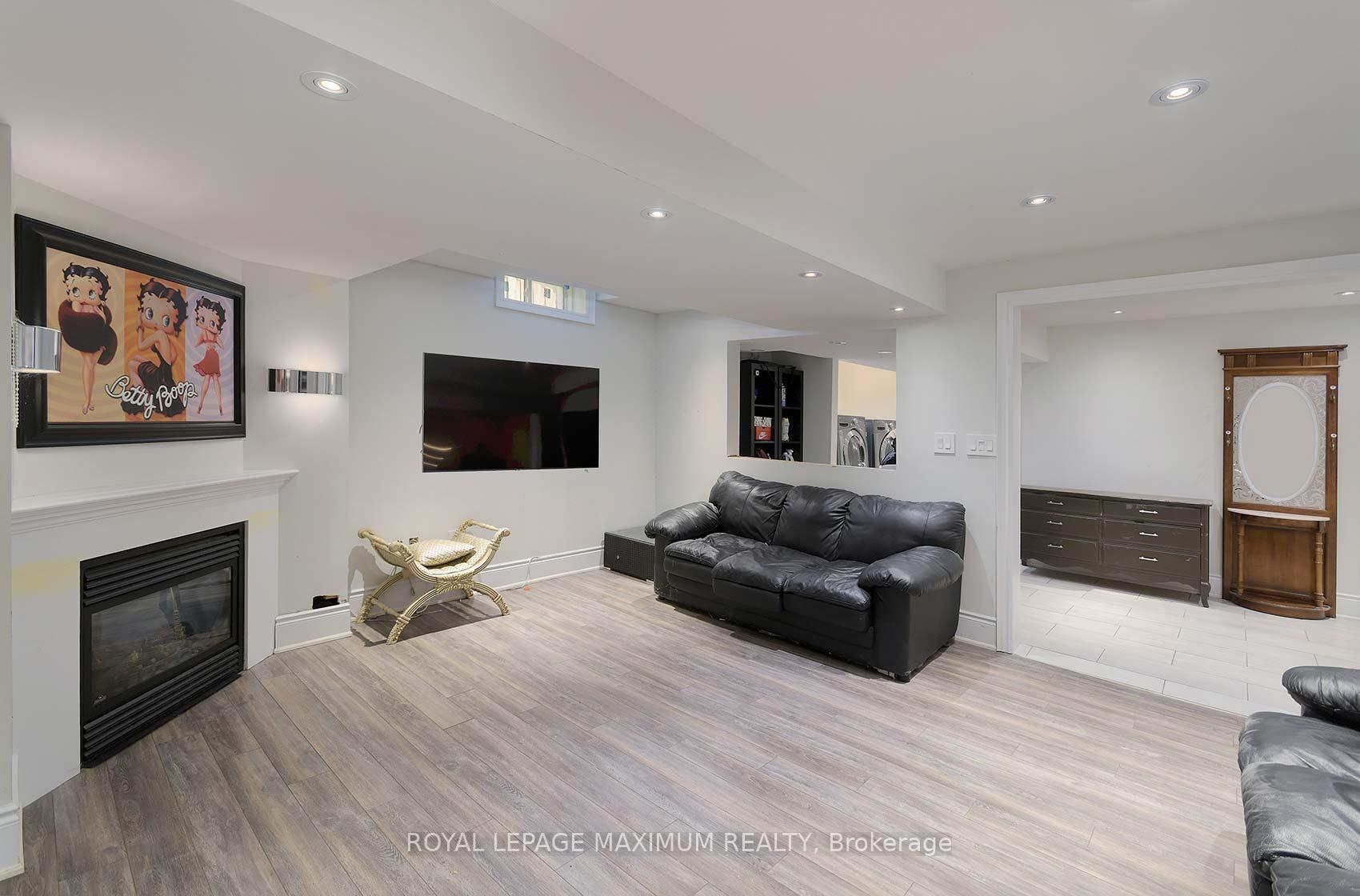 Photo 30 of 8 Sedgewick Place, Vaughan, Vellore Village — HOMEH
