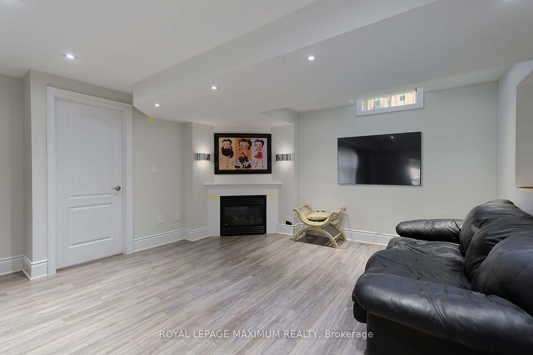 Photo 31 of 8 Sedgewick Place, Vaughan, Vellore Village — HOMEH