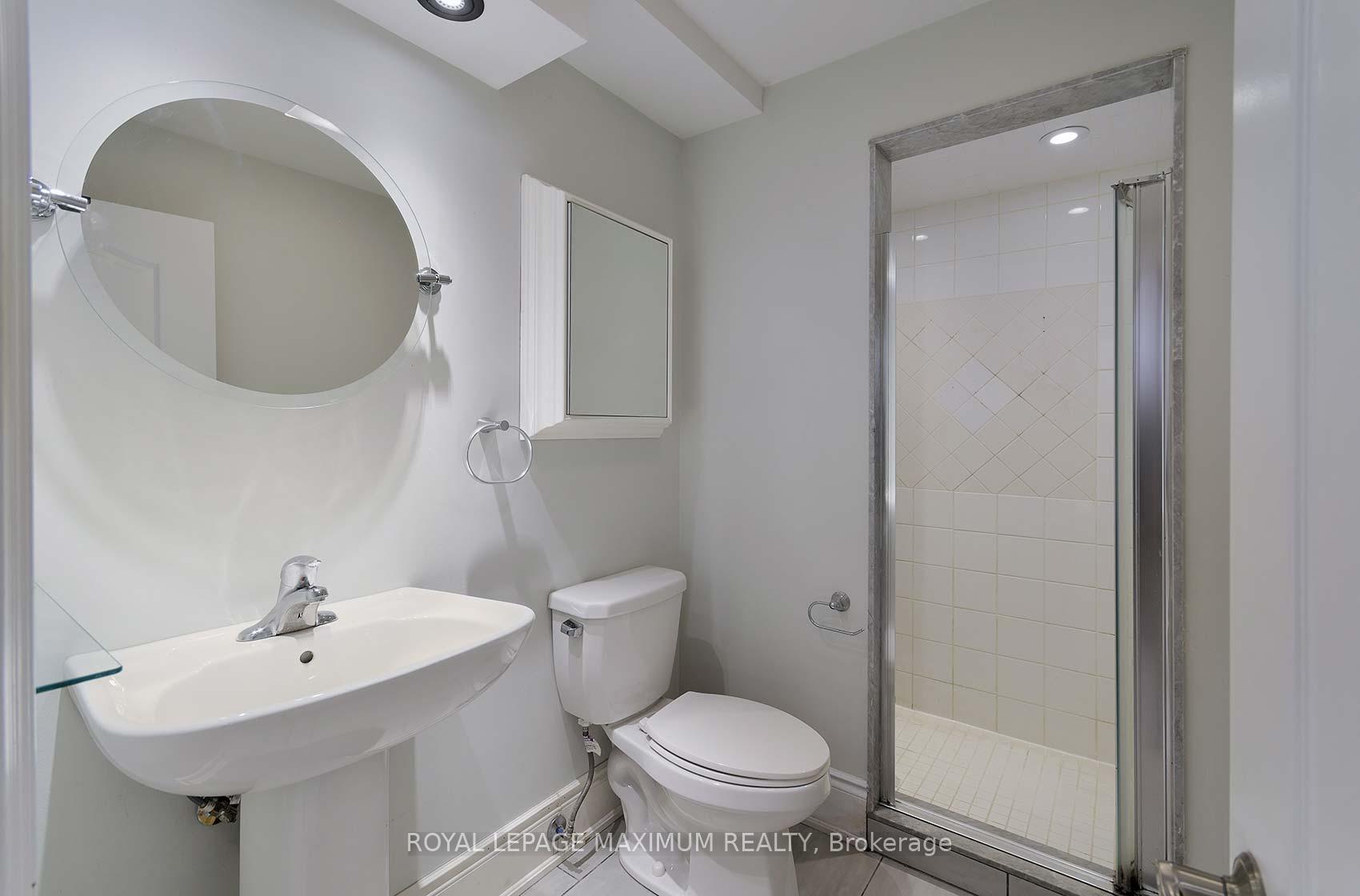 Photo 34 of 8 Sedgewick Place, Vaughan, Vellore Village — HOMEH