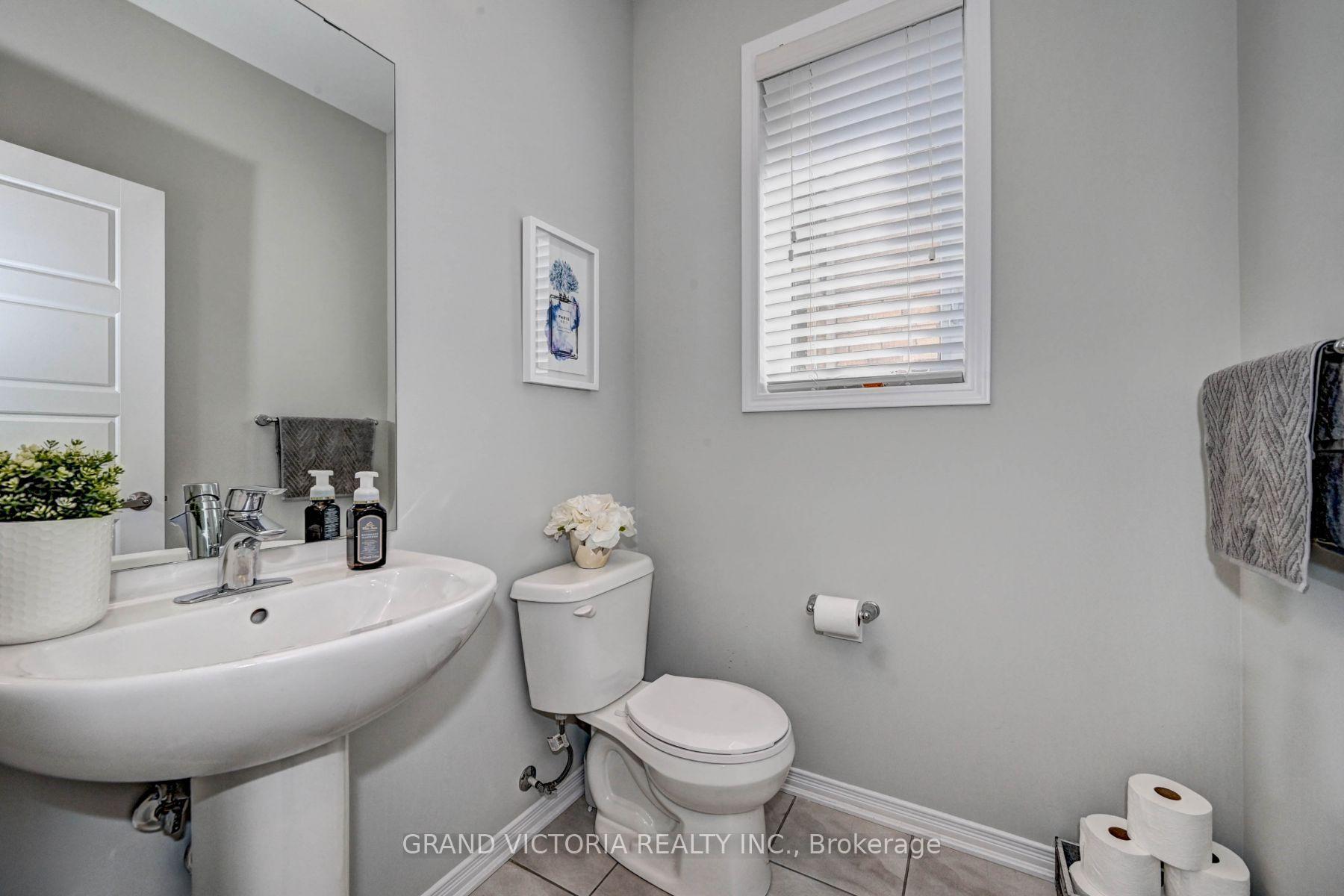 Photo 3 of 55 Blacksmith Drive, Woolwich, Breslau — HOMEH