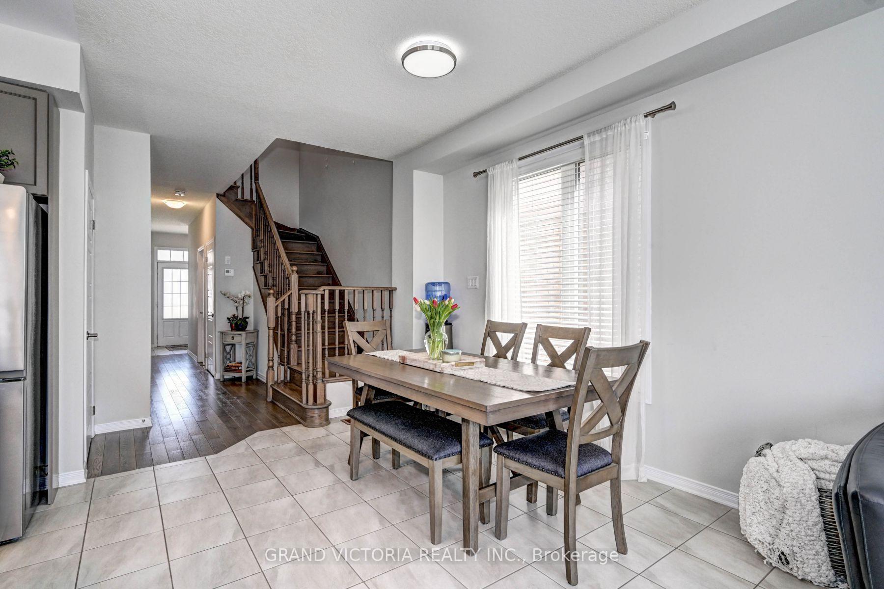 Photo 8 of 55 Blacksmith Drive, Woolwich, Breslau — HOMEH