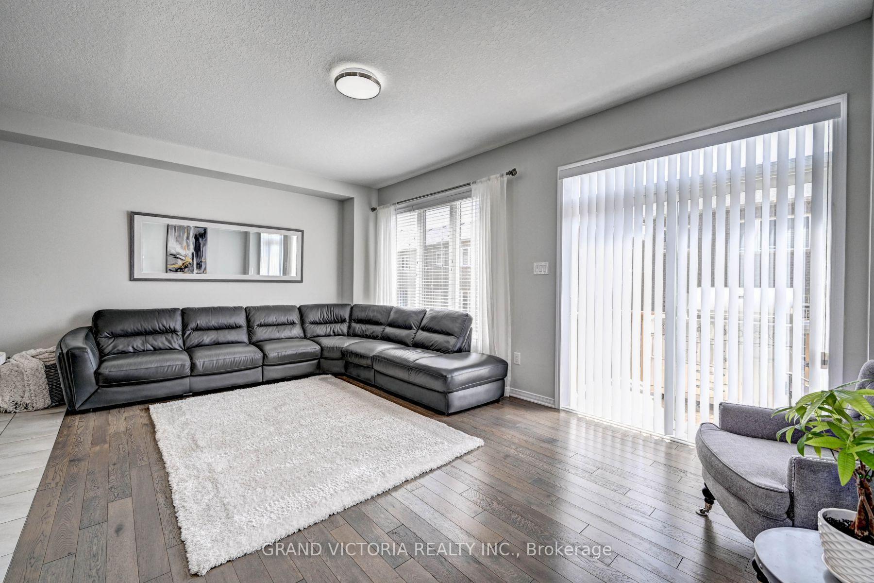 Photo 9 of 55 Blacksmith Drive, Woolwich, Breslau — HOMEH