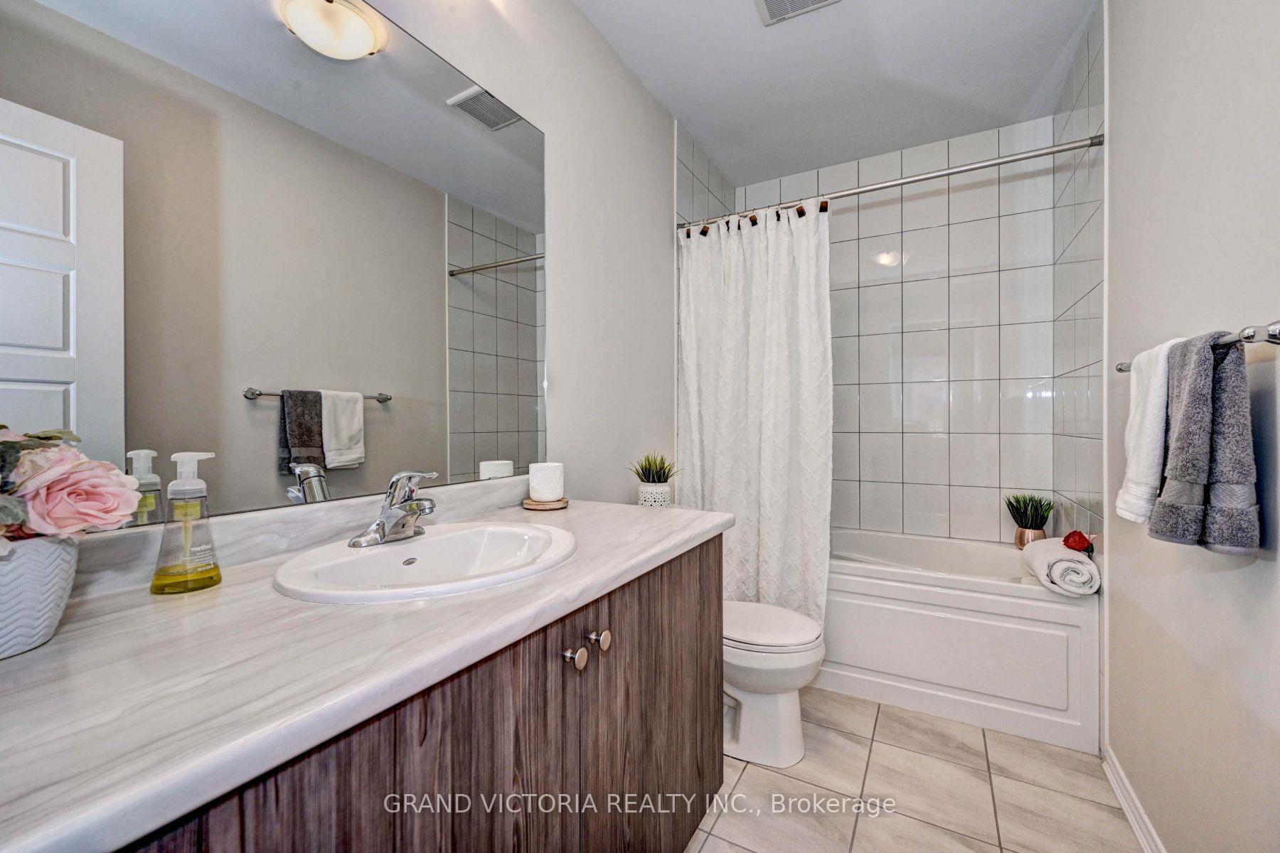 Photo 15 of 55 Blacksmith Drive, Woolwich, Breslau — HOMEH