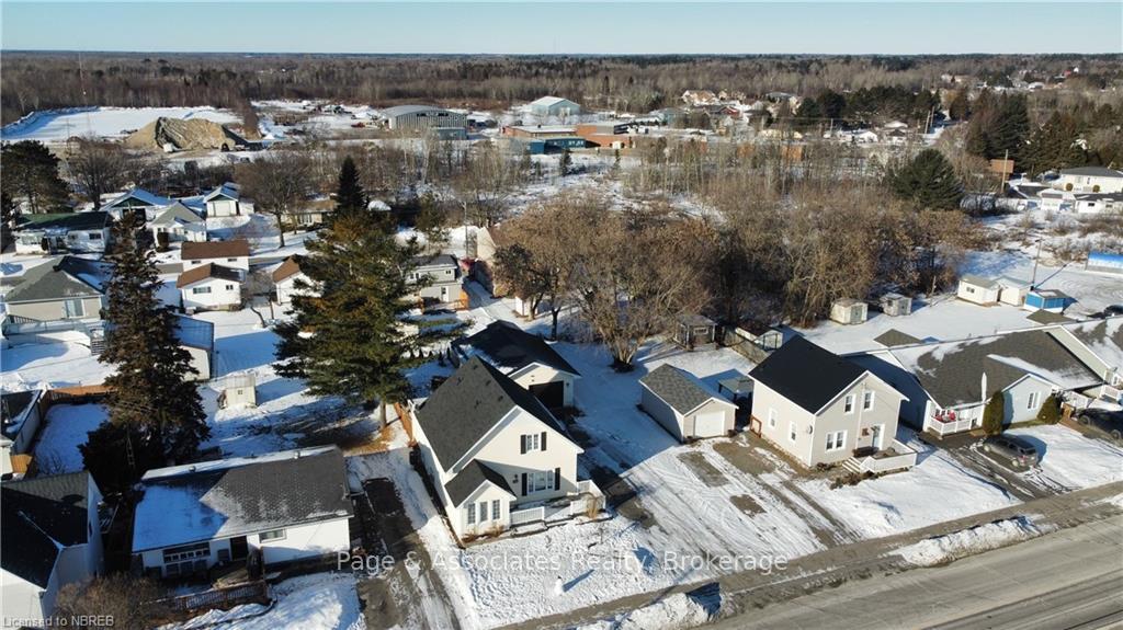 Photo 2 of 117 Ottawa Street, West Nipissing, Sturgeon Falls — HOMEH