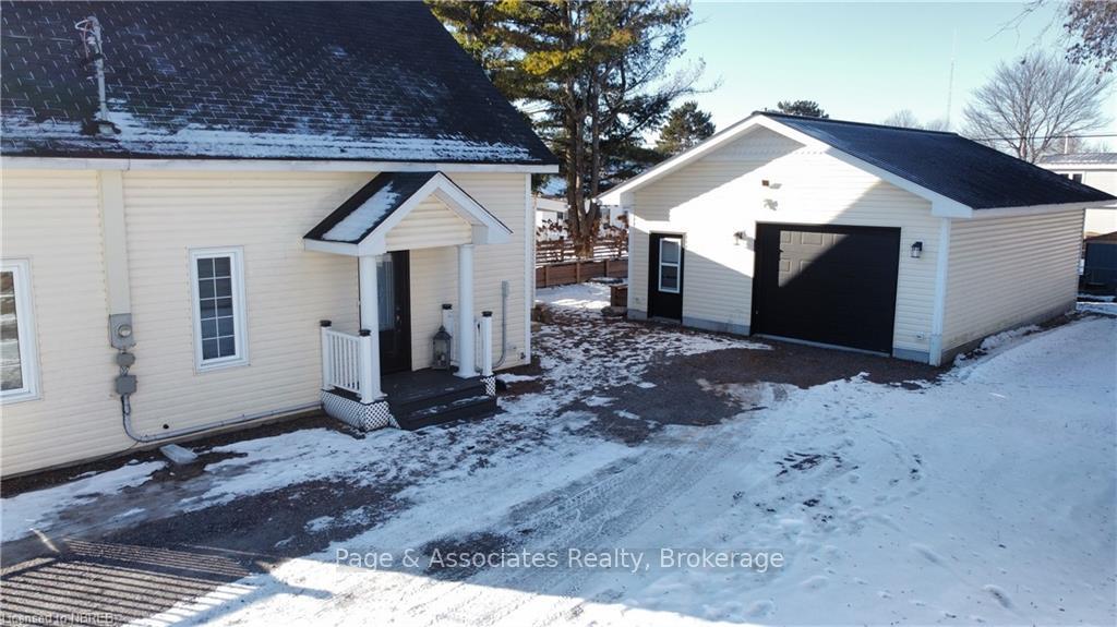 Photo 4 of 117 Ottawa Street, West Nipissing, Sturgeon Falls — HOMEH