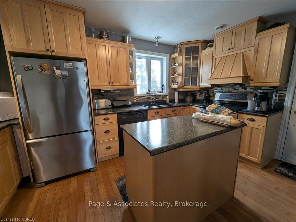 Photo 10 of 117 Ottawa Street, West Nipissing, Sturgeon Falls — HOMEH