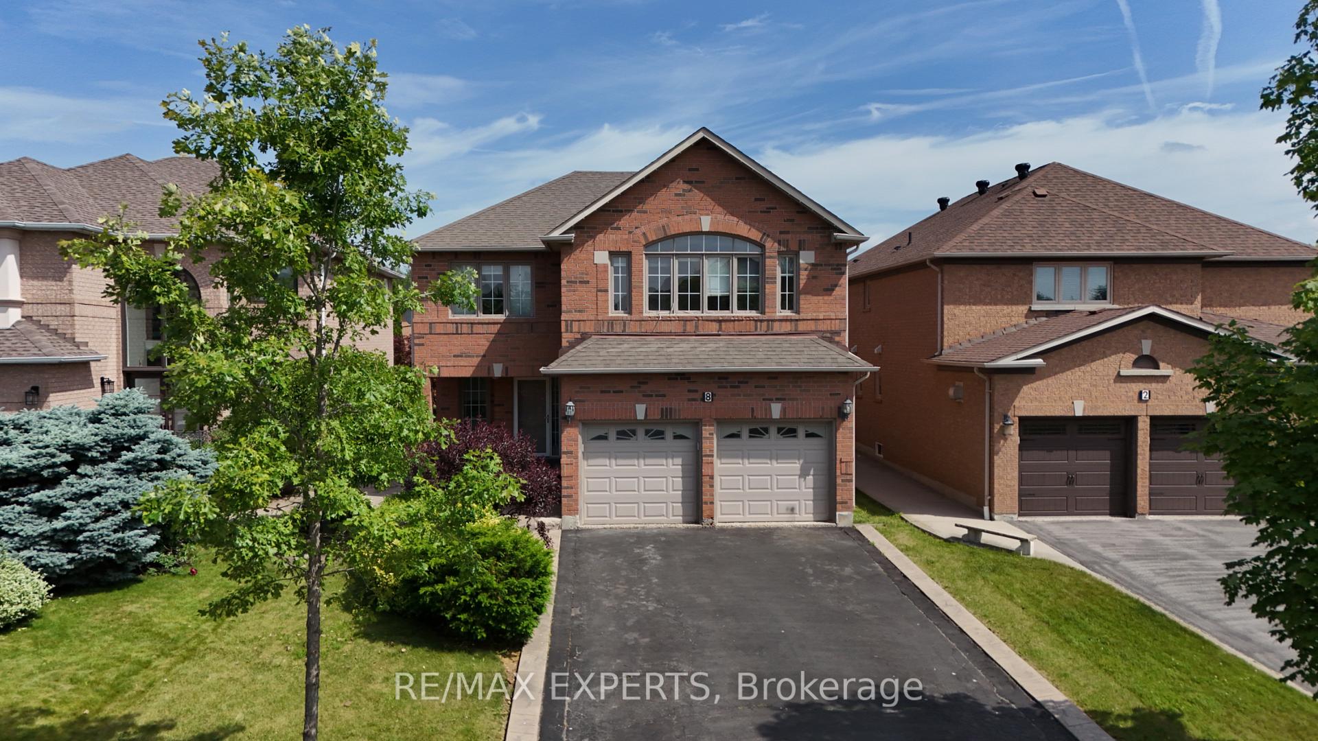 Photo 1 of 8 Pine Hollow Crescent, Vaughan, Maple — HOMEH