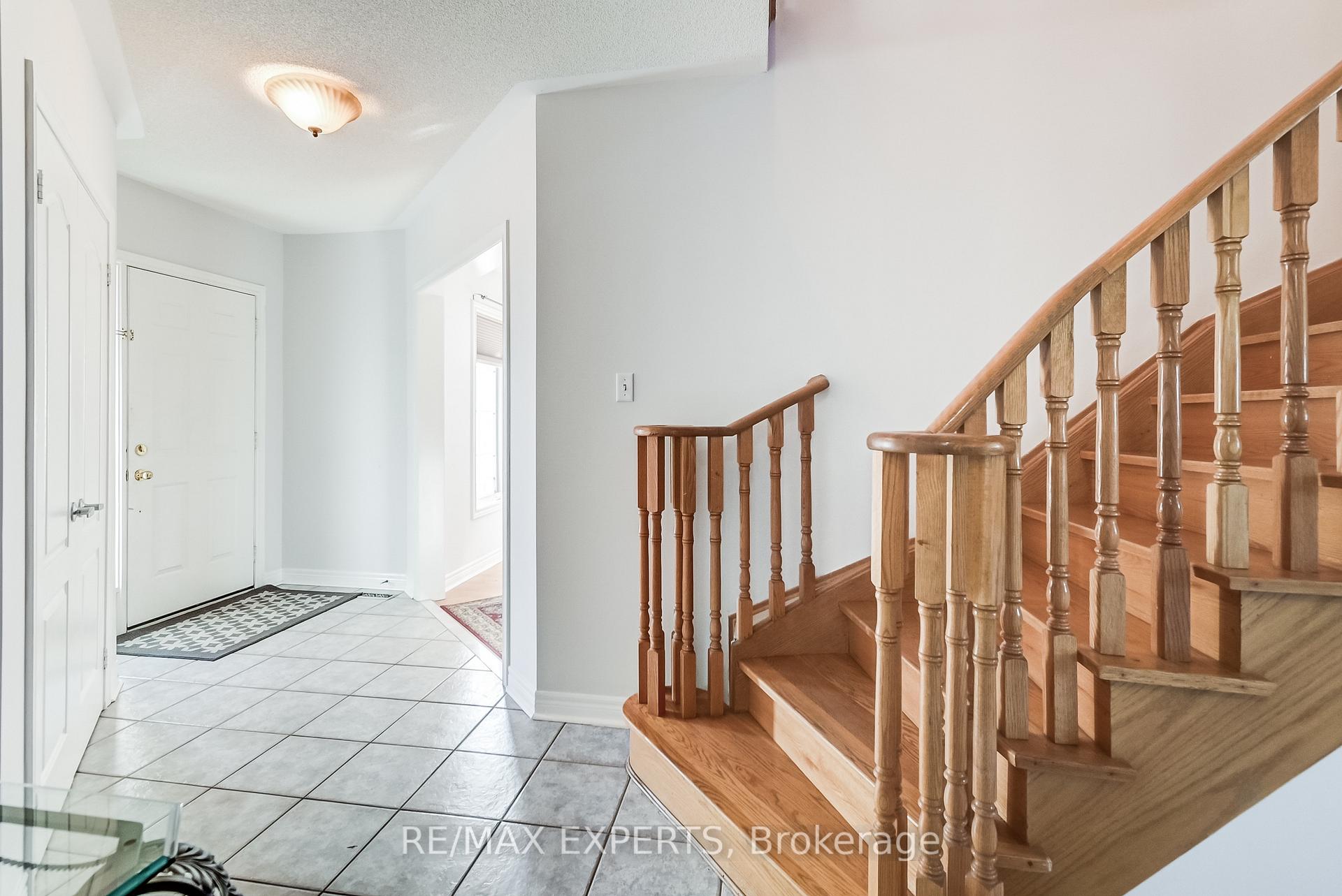 Photo 27 of 8 Pine Hollow Crescent, Vaughan, Maple — HOMEH
