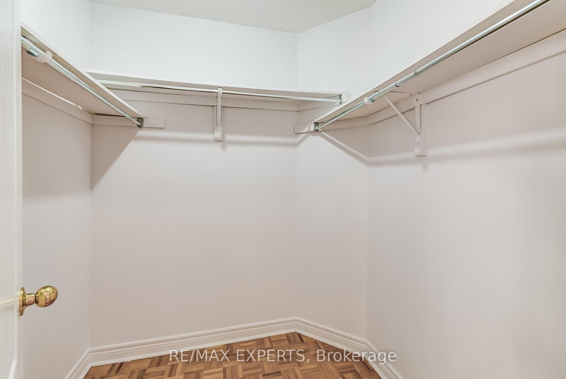 Photo 31 of 8 Pine Hollow Crescent, Vaughan, Maple — HOMEH