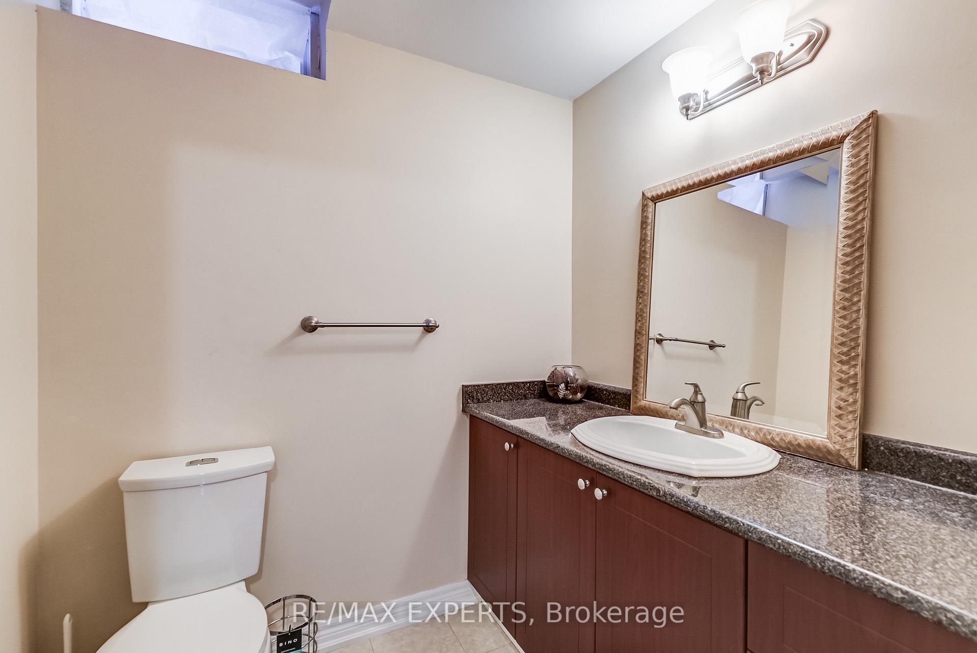 Photo 41 of 8 Pine Hollow Crescent, Vaughan, Maple — HOMEH