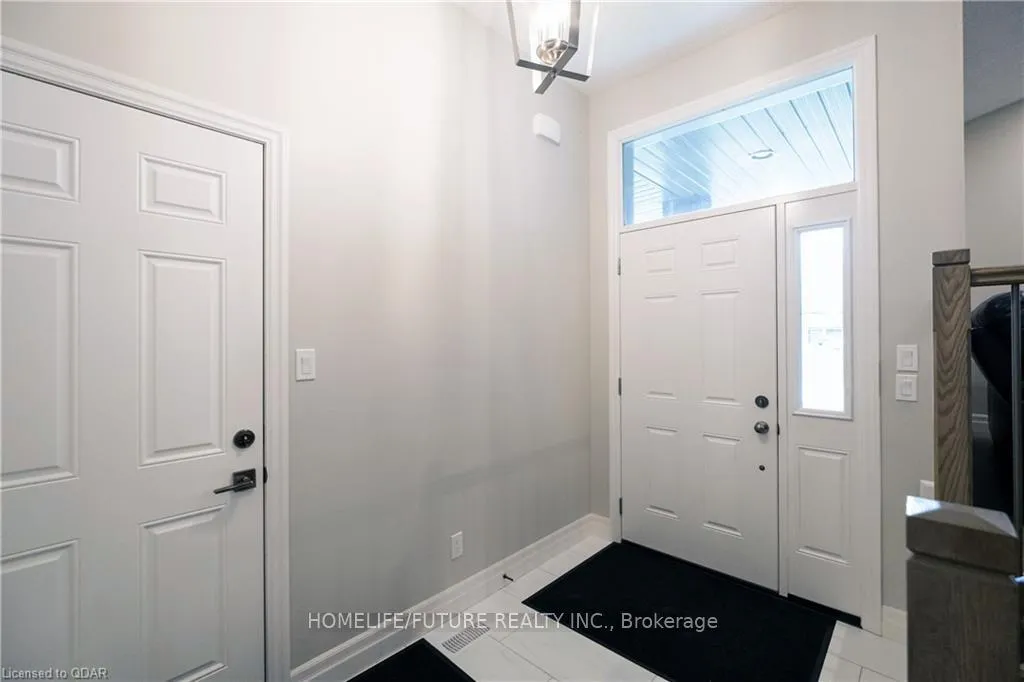 Photo 10 of 43 Chelford Crescent, Belleville, Belleville Ward — HOMEH