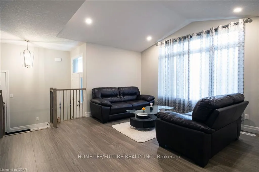 Photo 21 of 43 Chelford Crescent, Belleville, Belleville Ward — HOMEH