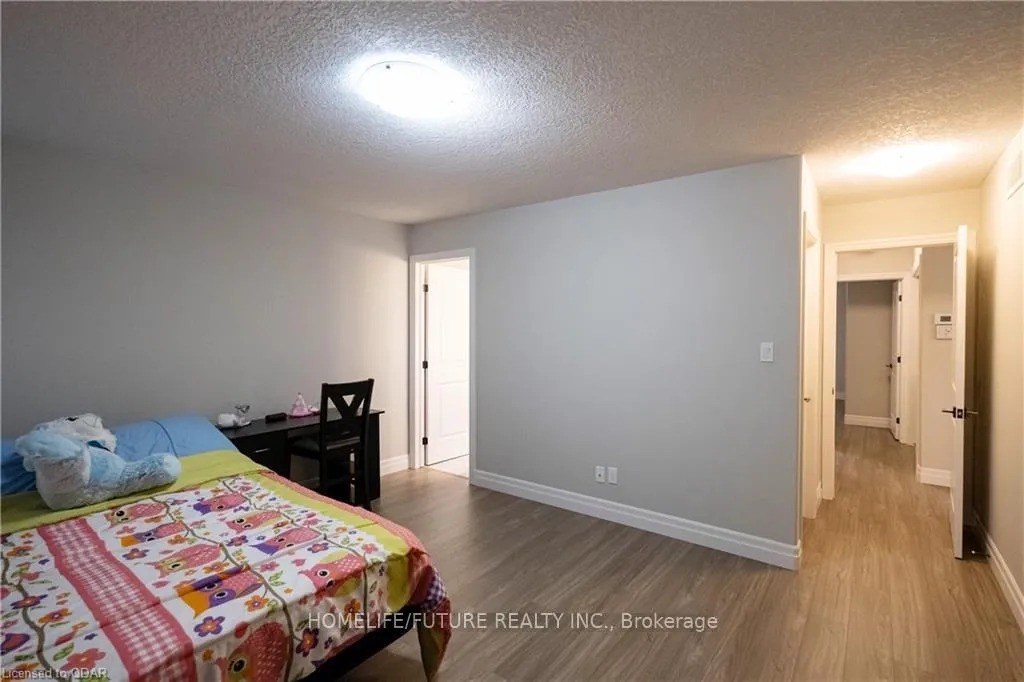 Photo 23 of 43 Chelford Crescent, Belleville, Belleville Ward — HOMEH