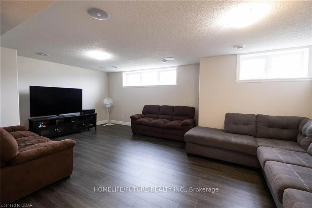 Photo 29 of 43 Chelford Crescent, Belleville, Belleville Ward — HOMEH