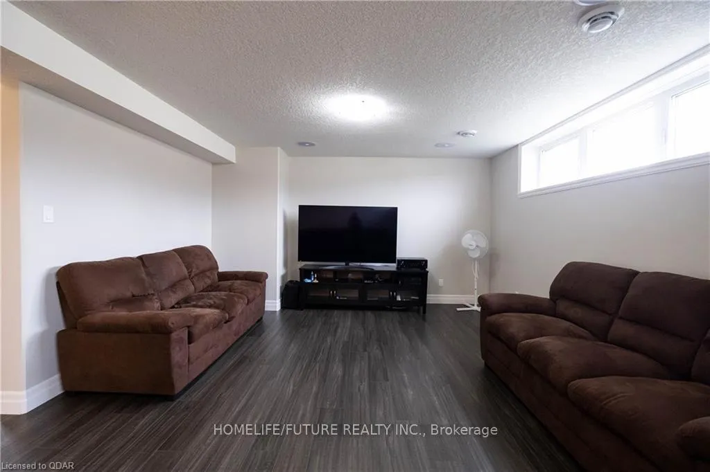 Photo 31 of 43 Chelford Crescent, Belleville, Belleville Ward — HOMEH
