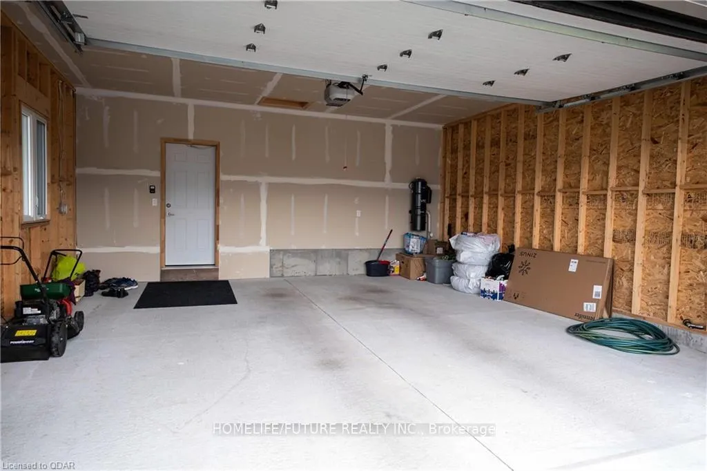 Photo 35 of 43 Chelford Crescent, Belleville, Belleville Ward — HOMEH