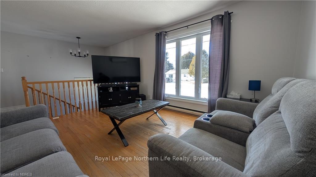 Photo 8 of 294 Belanger Street, West Nipissing, Sturgeon Falls — HOMEH