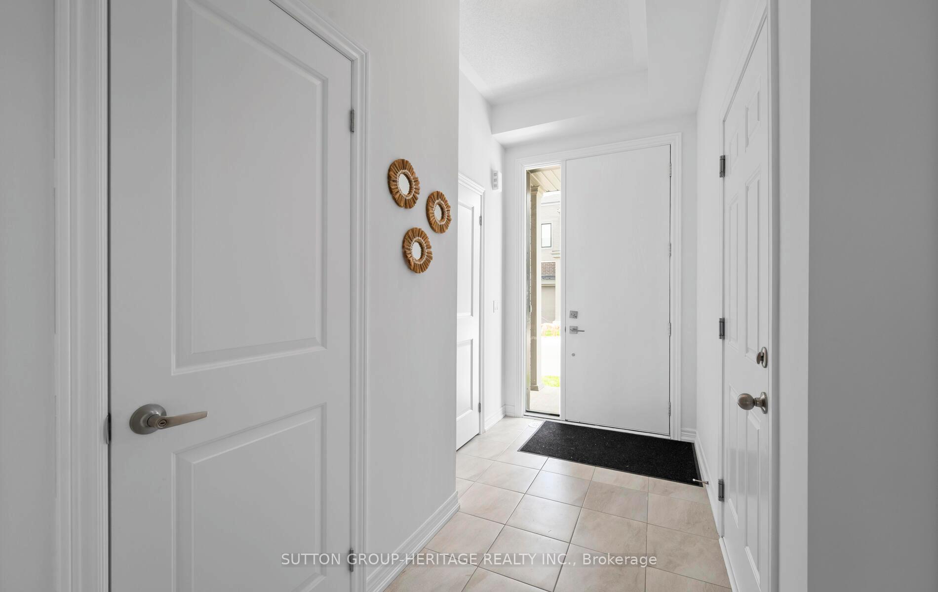 Photo 2 of 16 Sorbara Way, Whitby, Brooklin — HOMEH