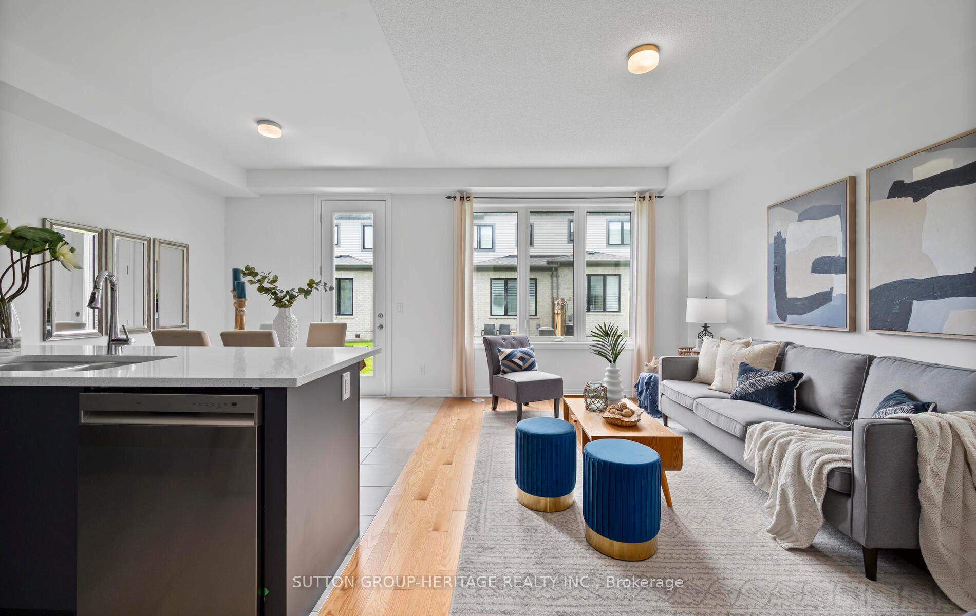 Photo 4 of 16 Sorbara Way, Whitby, Brooklin — HOMEH