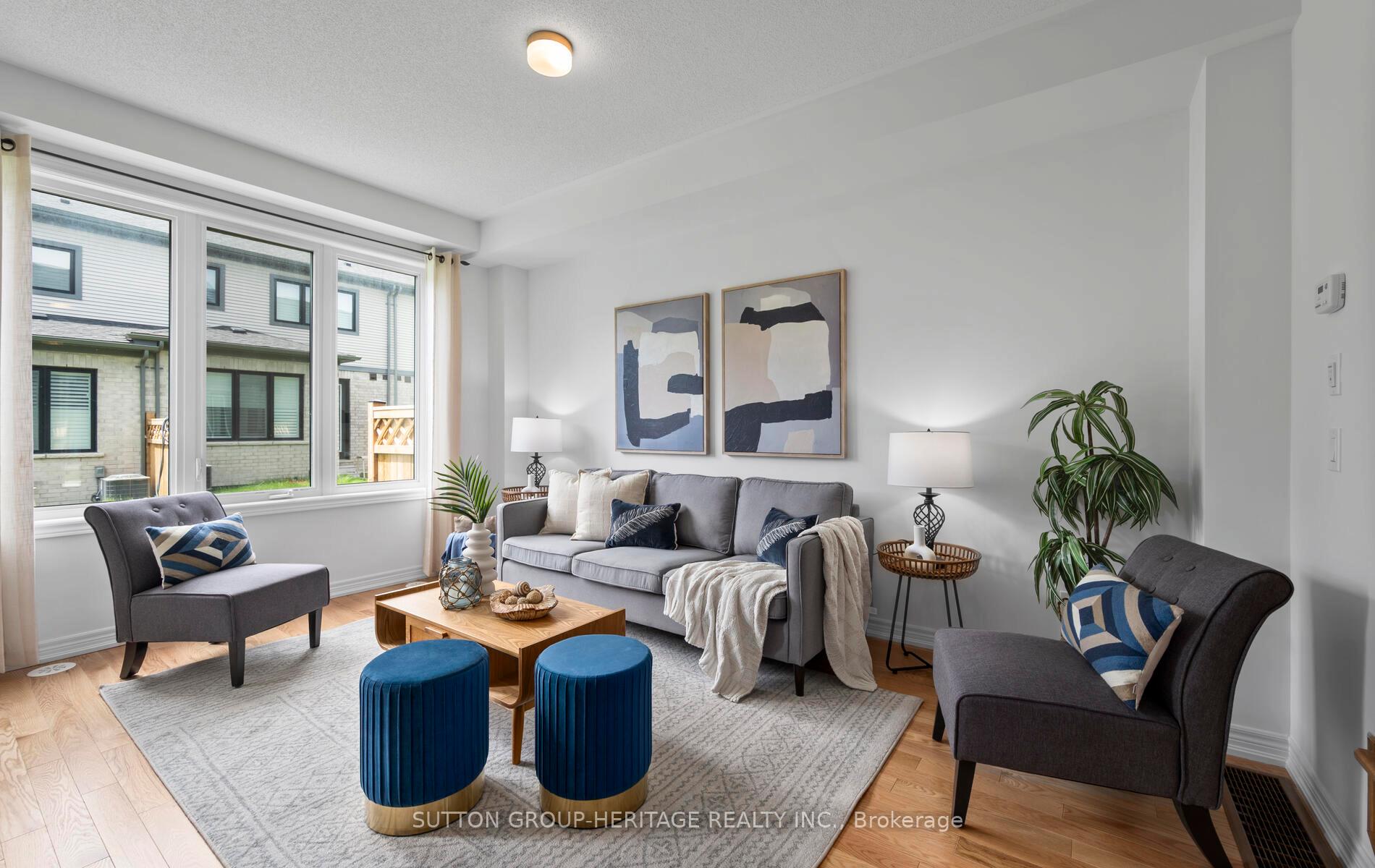 Photo 5 of 16 Sorbara Way, Whitby, Brooklin — HOMEH