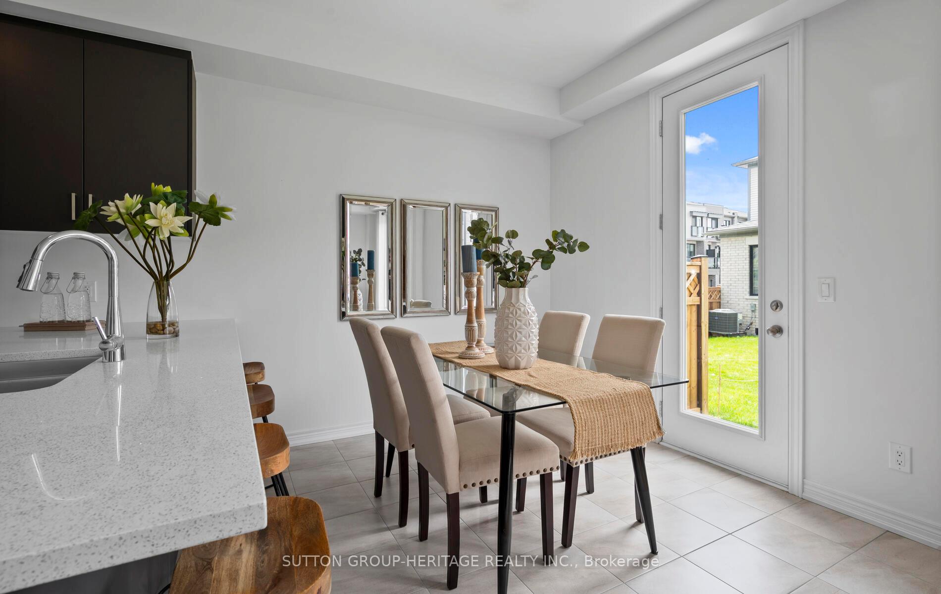Photo 11 of 16 Sorbara Way, Whitby, Brooklin — HOMEH