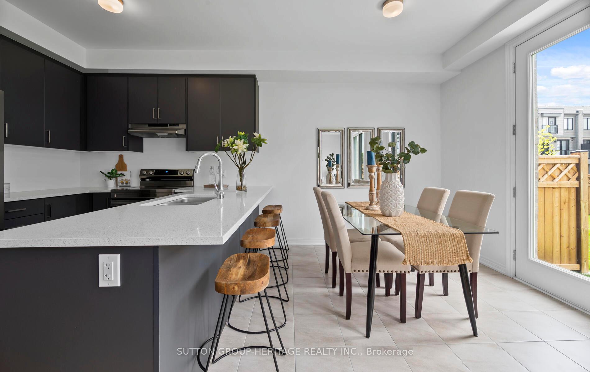 Photo 12 of 16 Sorbara Way, Whitby, Brooklin — HOMEH