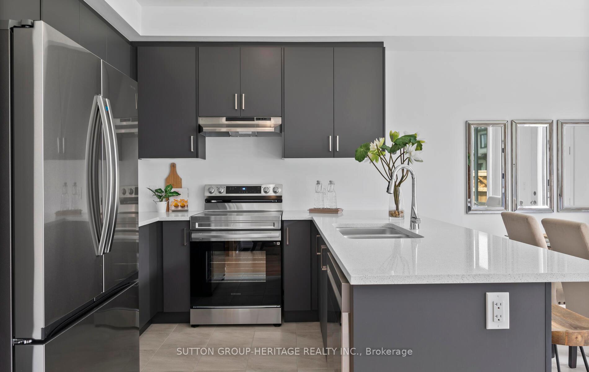 Photo 14 of 16 Sorbara Way, Whitby, Brooklin — HOMEH